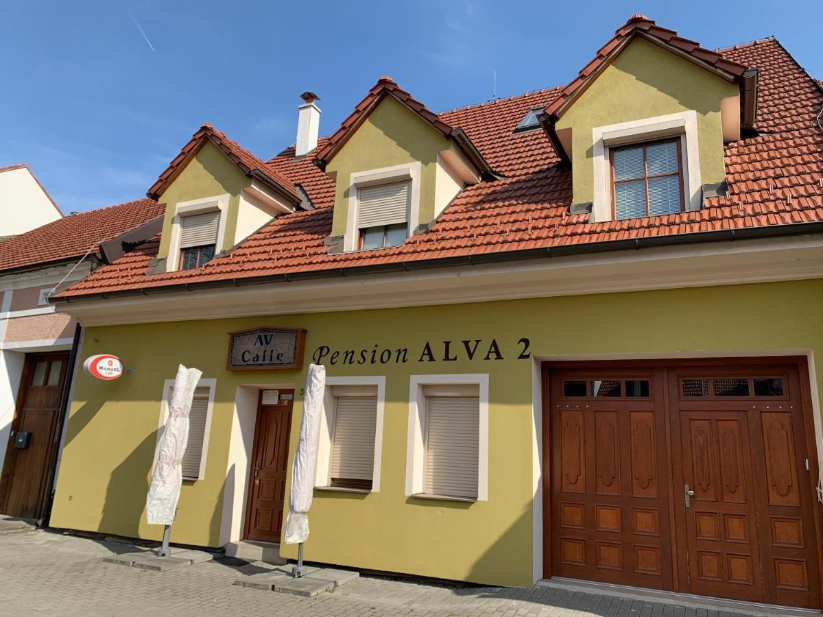 Alva Pension 2 Микулов Екстериор снимка